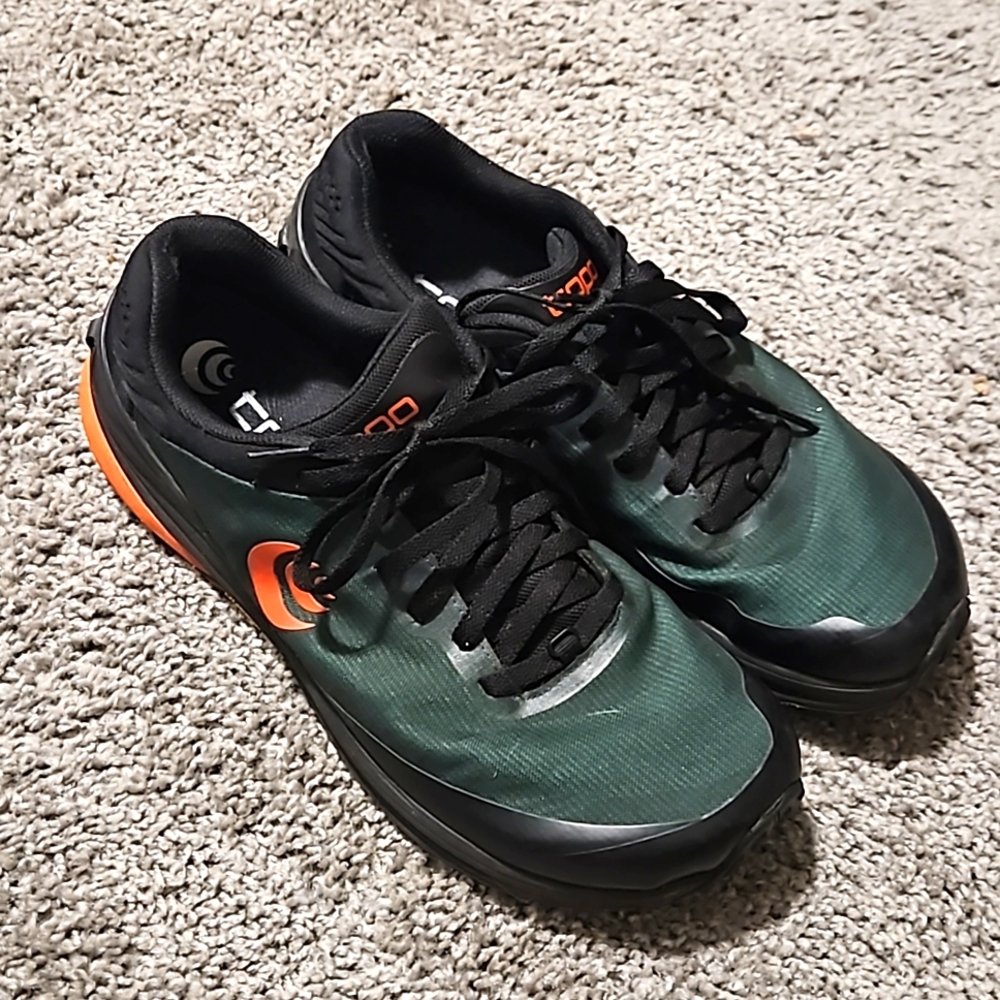 Topo Athletic Ultraventure Pro Forrest Orange laces sneakers size 9.5 men